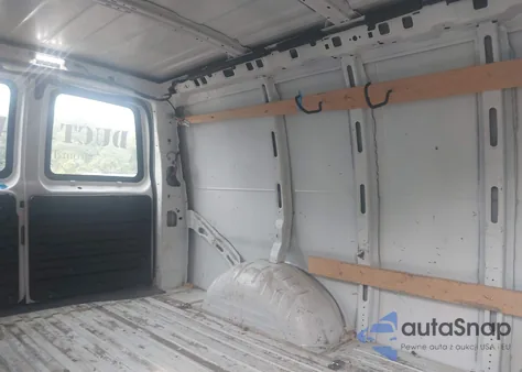 2018 GMC Savana 2500 Work Van z USA, uszkodzony, nr VIN 1GTW7AFG1J1905925